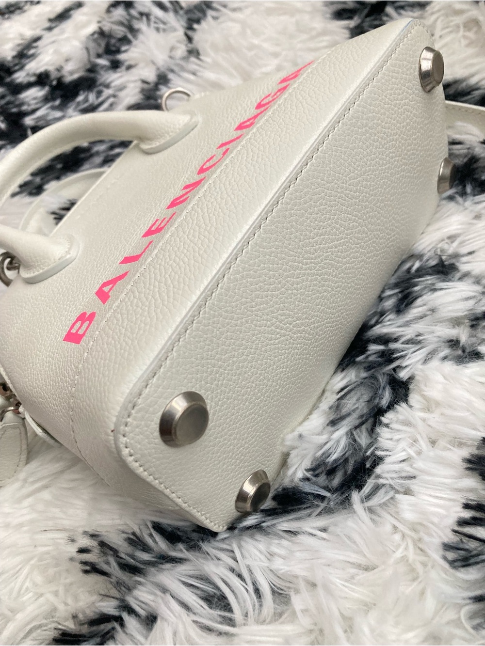 Balenciaga Cream Leather Mini Top-Handle Bag with Pink Logo - Picture 3 of 13